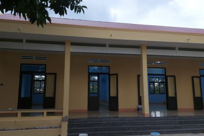 Sau mấy năm mong đợi, nay đã hoàn thành việc chuyển 02 lớp học từ điểm lẻ về điểm chính.